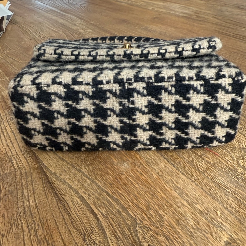 Anine Bing Nico Black and Tan Shoulder Bag with Houndstooth Pattern - Picture 4 of 7